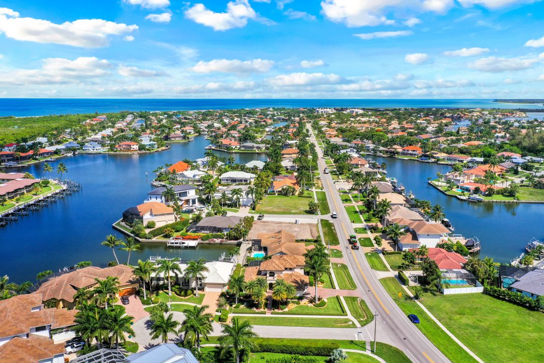 431 Swiss Ct, Marco Island, FL 34145