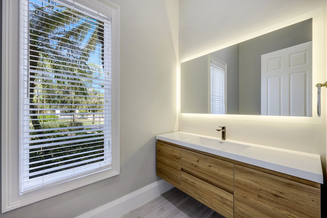 4040 1st Ave SW, Naples, FL 34119