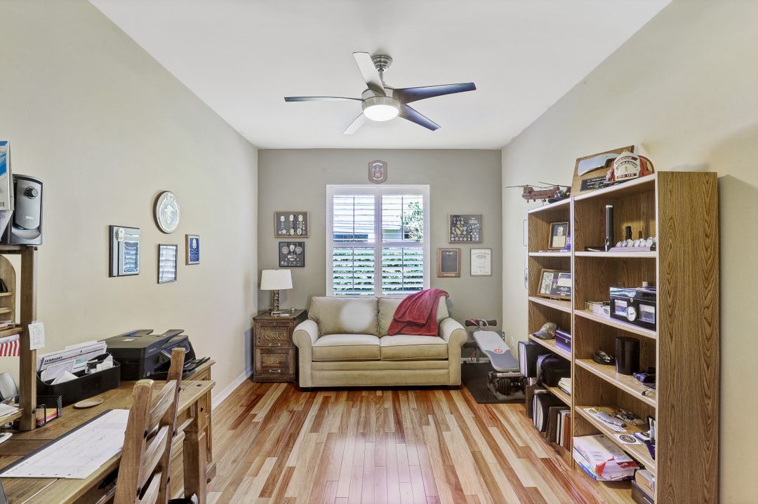 200 Stanhope Cir, Naples, FL 34104