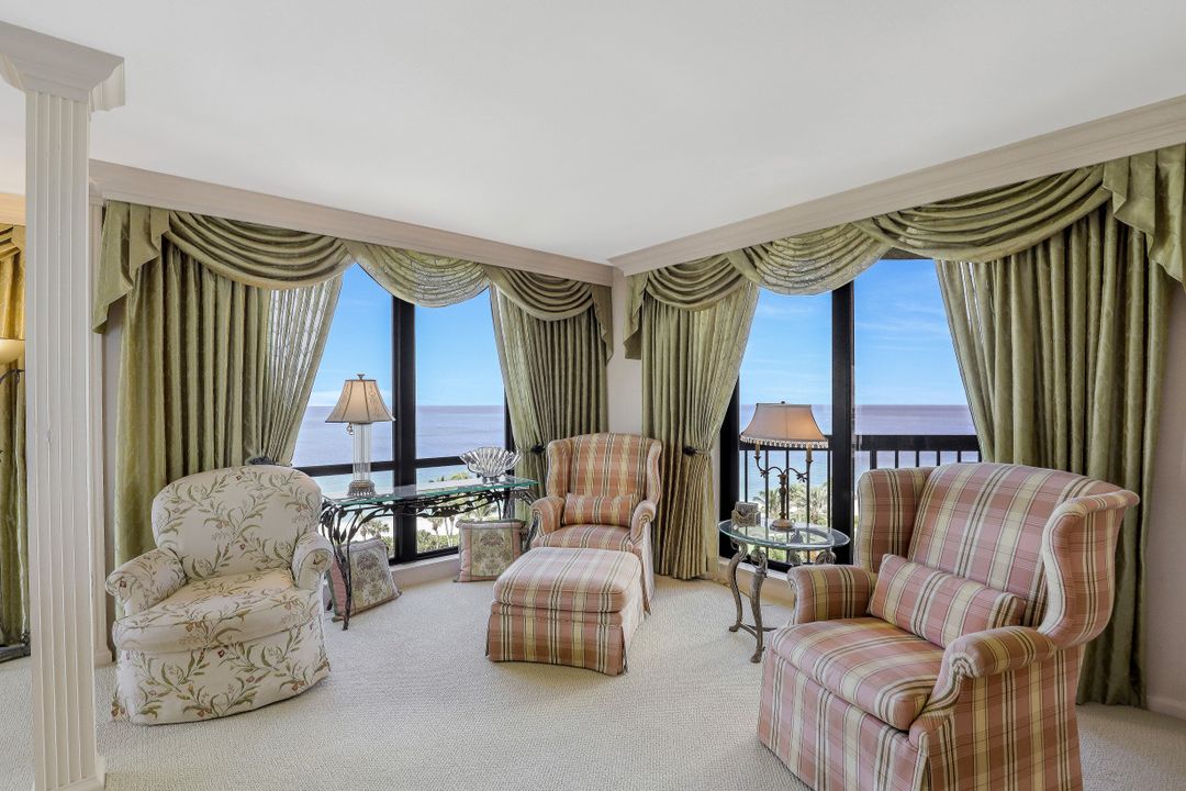 4551 Gulf Shore Blvd N #1003, Naples, FL 34103