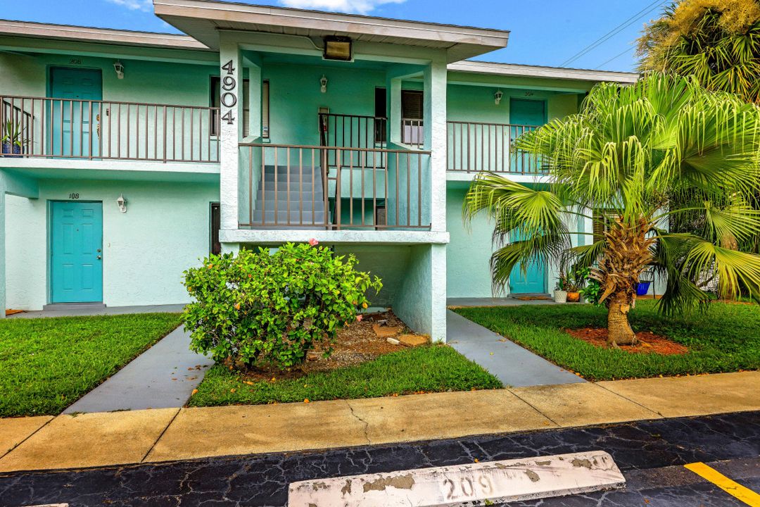 4904 Vincennes St #209, Cape Coral, FL 33904