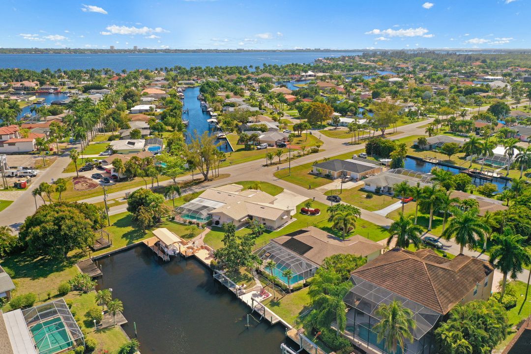 5241 Seagull Ct, Cape Coral, FL 33904