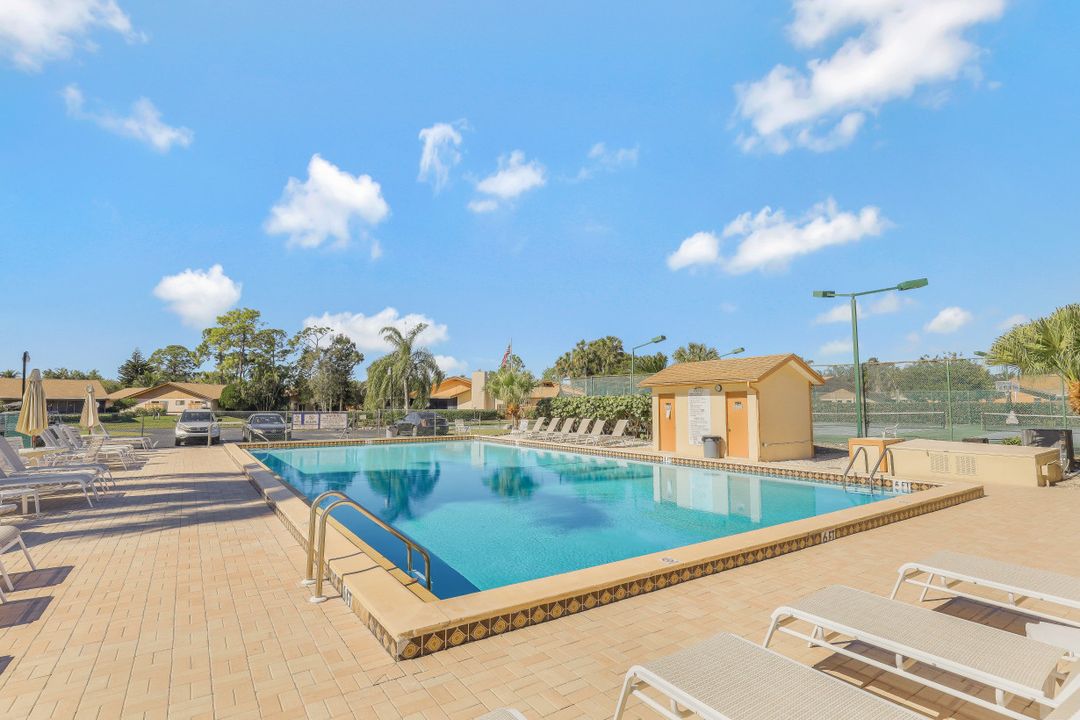 6474 Royal Woods Dr, Fort Myers, FL 33908