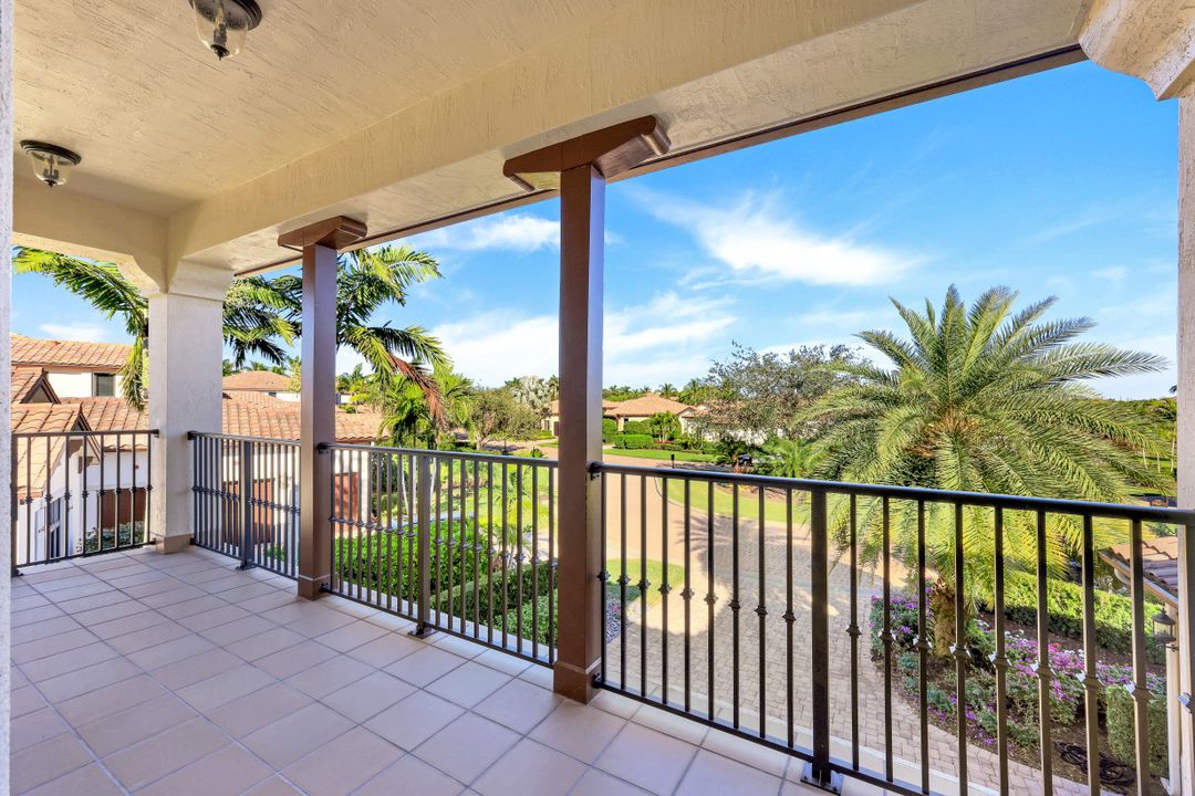 2351 Traditions Ct, Naples, FL 34105