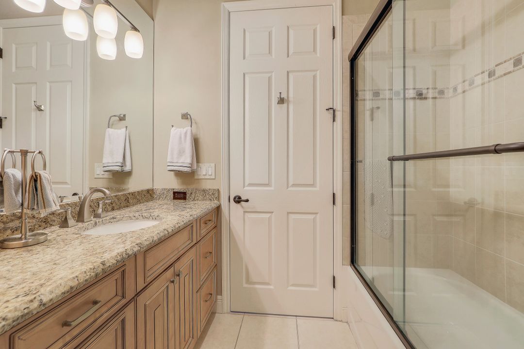 3601 Cedar Hammock View Ct, Naples, FL 34112