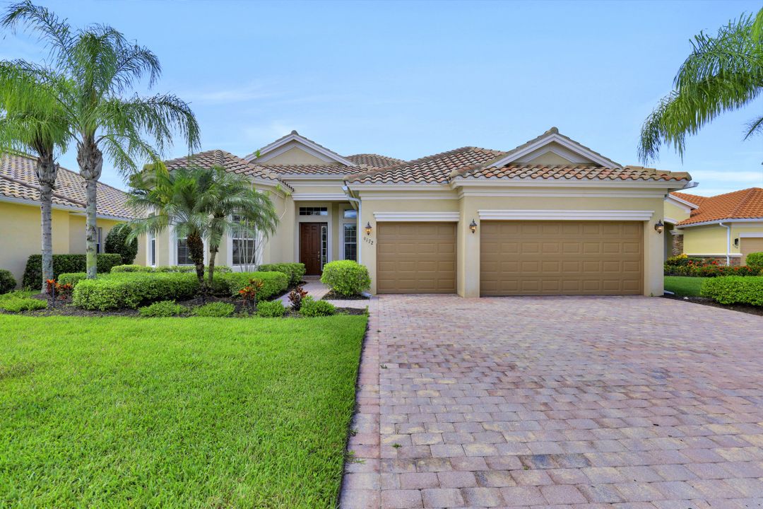 9172 Flint Ct, Naples, FL 34120