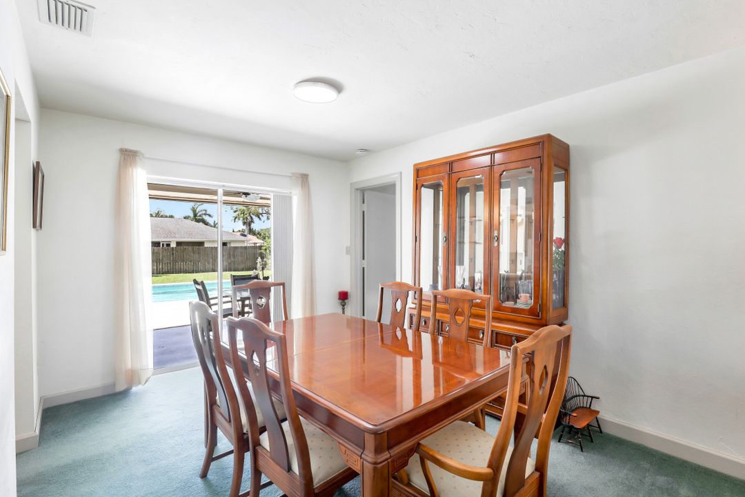 82 Johnnycake Dr, Naples, FL 34110