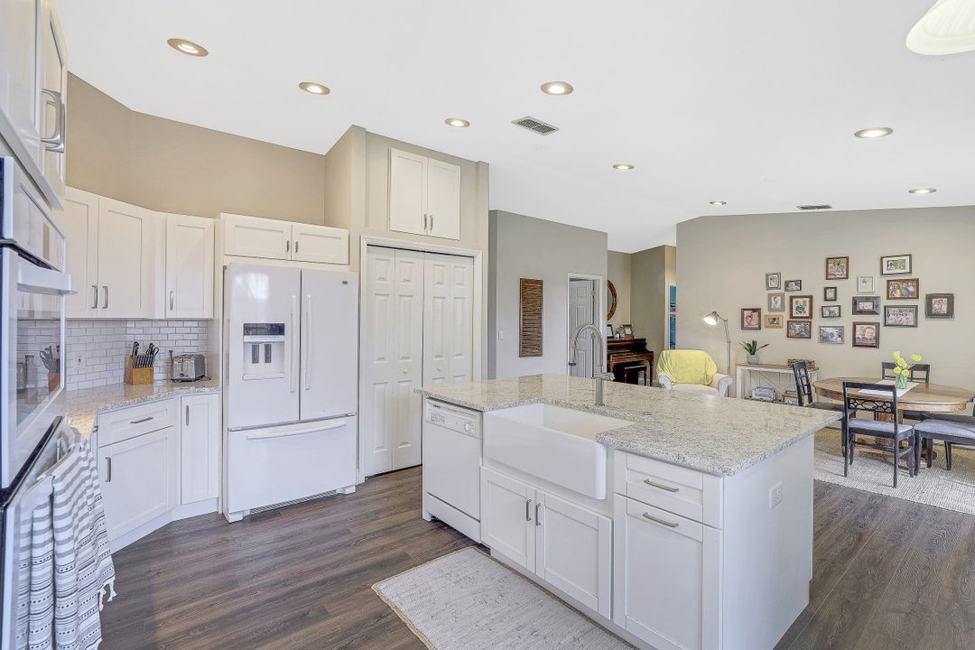 206 Kirtland Dr, Naples, FL 34110