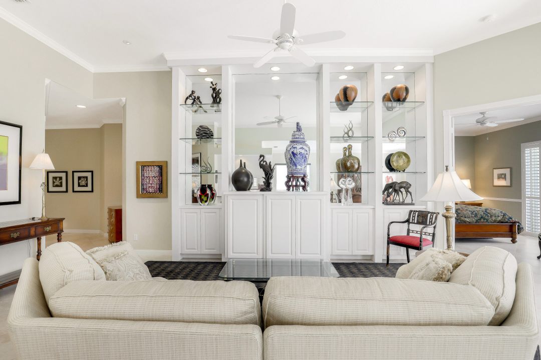 5272 Hawkesbury Way, Naples, FL 34119