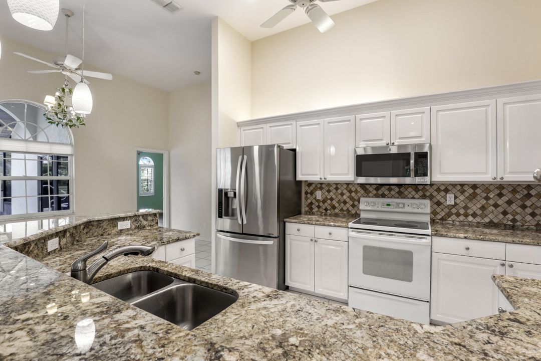 9926 Ortega Ln, Bonita Springs, FL 34135