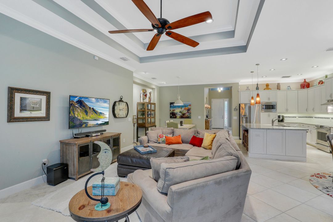 9104 Isla Bella Cir, Bonita Springs, FL 34135