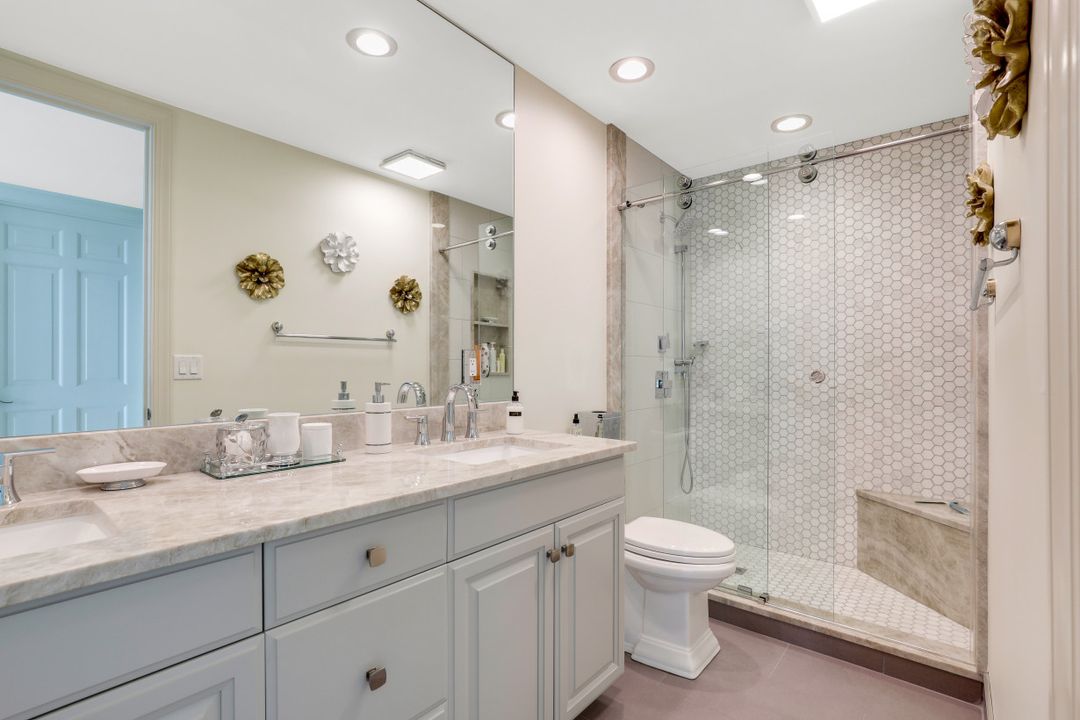 285 Grande Way #1204, Naples, FL 34110