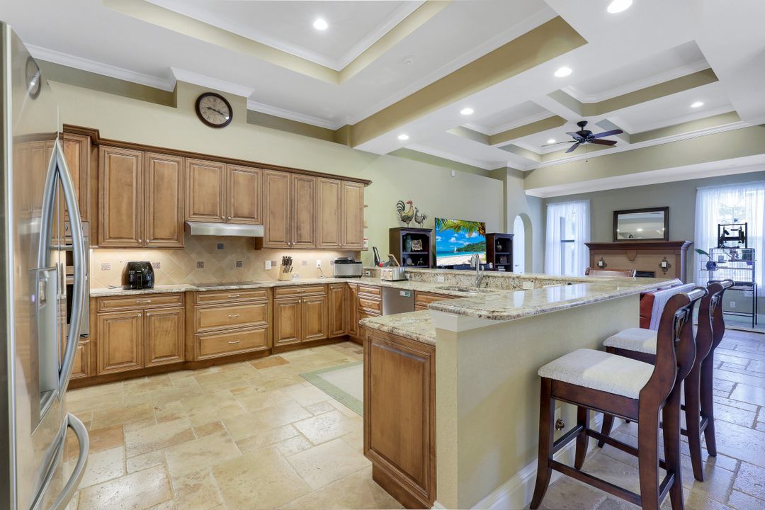 641 27th St SW, Naples, FL 34117