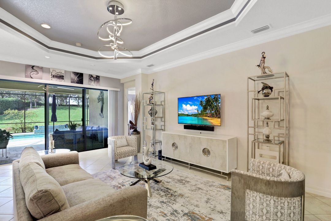 3731 Madeira Ct, Naples, FL 34119