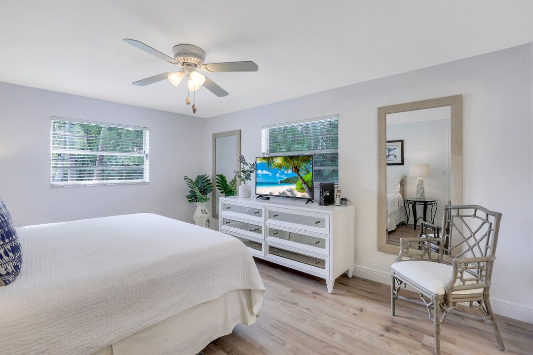 580 105th Ave N, Naples, FL 34108