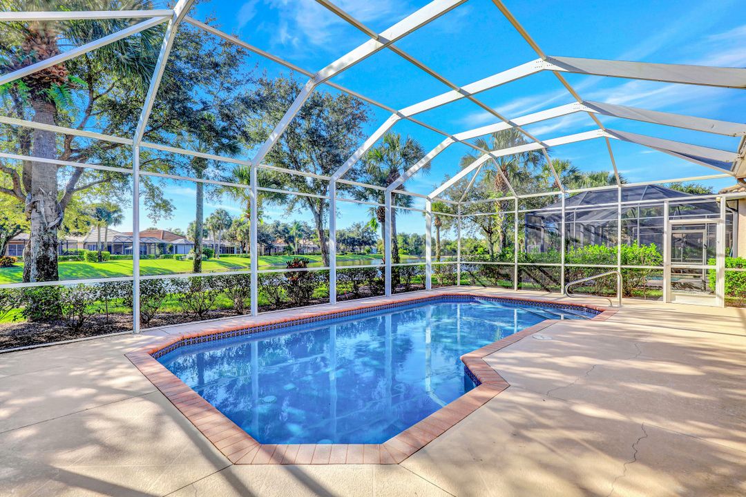 6474 Waverly Green Way, Naples, FL 34110