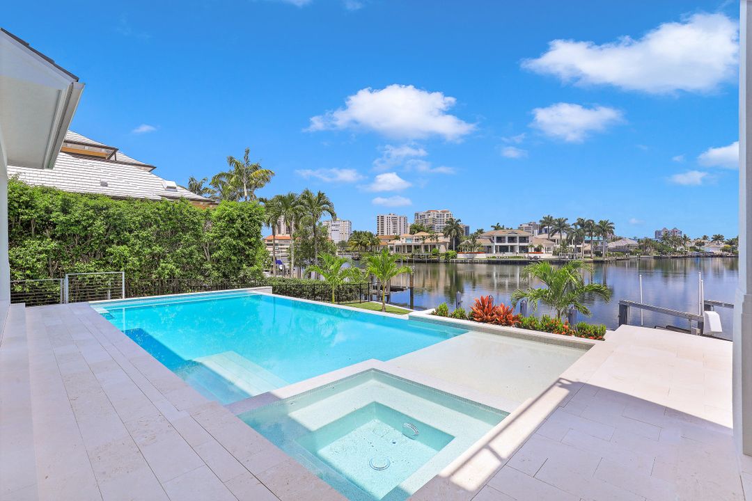 313 Turtle Hatch Rd, Naples, FL 34103