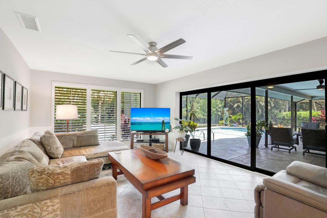 2201 Noble Ct, Naples, FL 34110