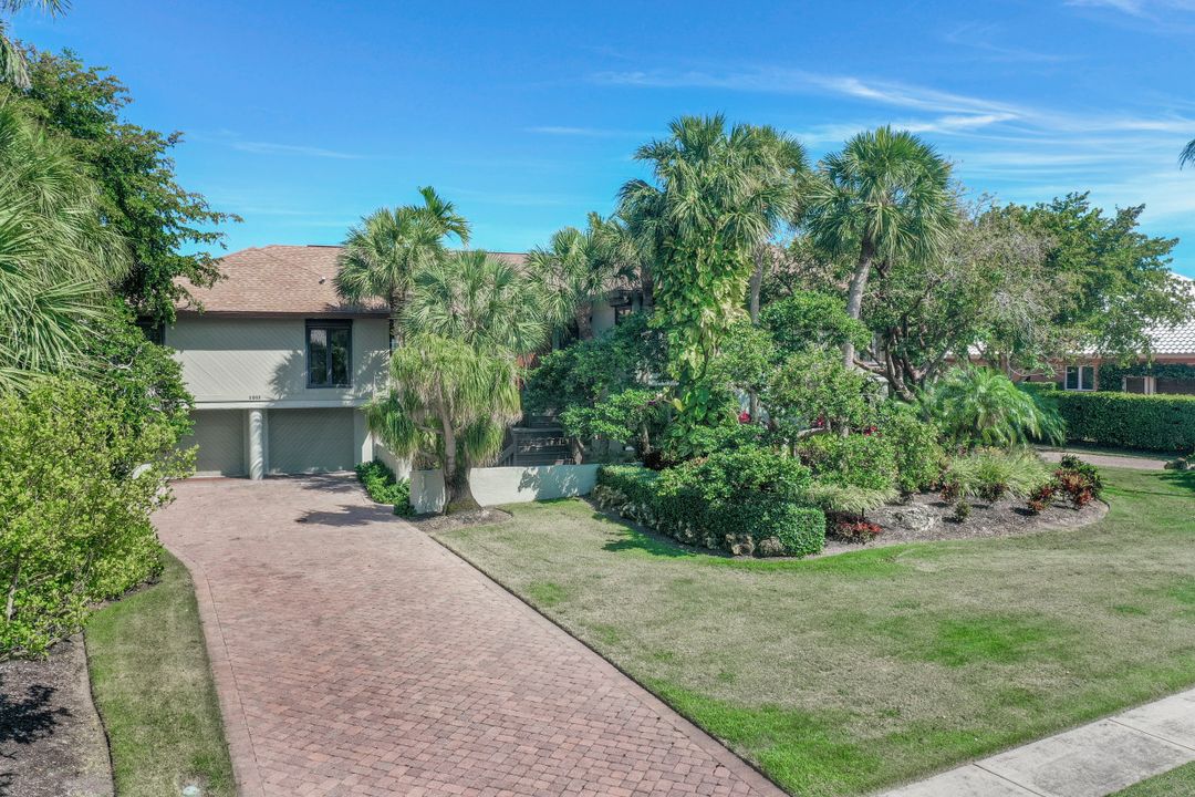 1011 Pettit Ct, Marco Island, FL 34145