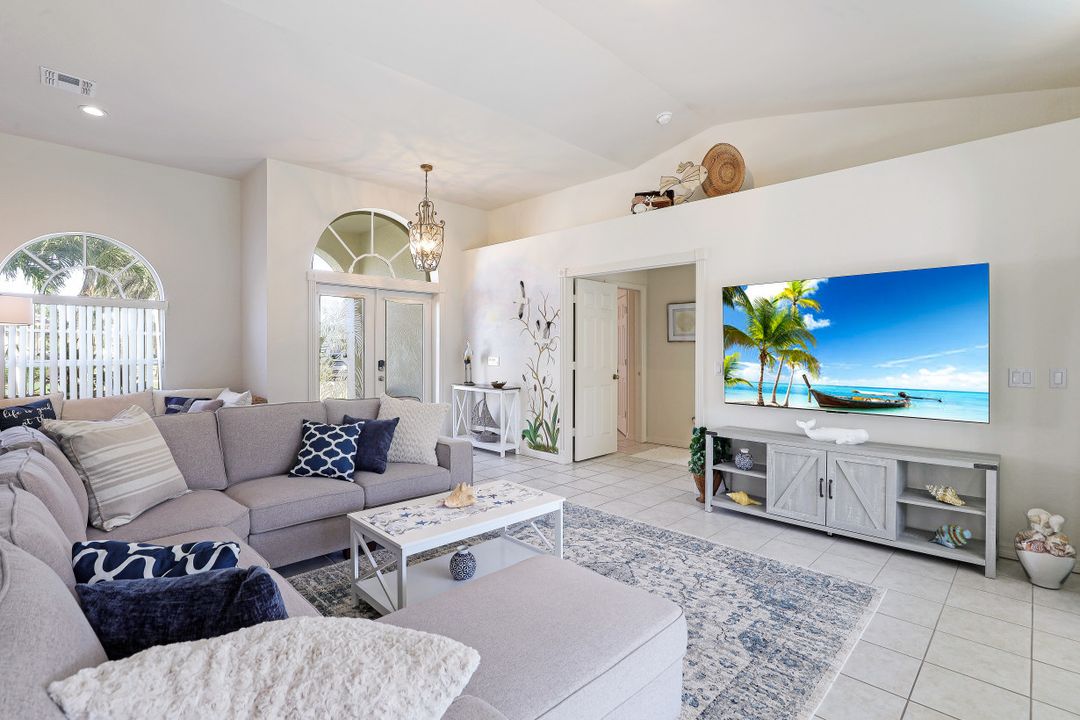 708 Seagrape Dr, Marco Island, FL 34145