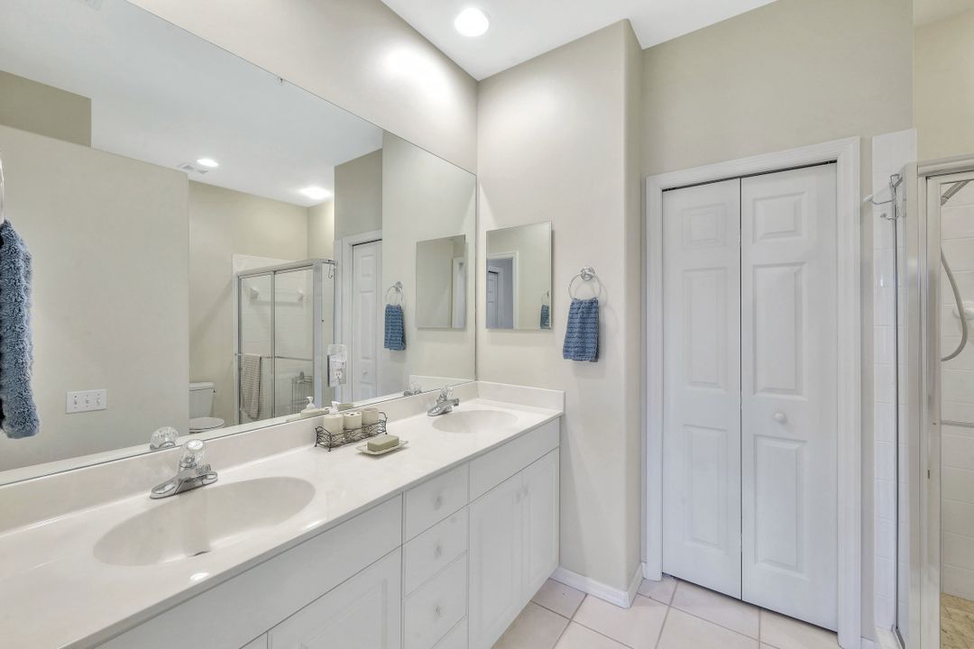 8259 Parkstone Pl #206, Naples, FL 34120