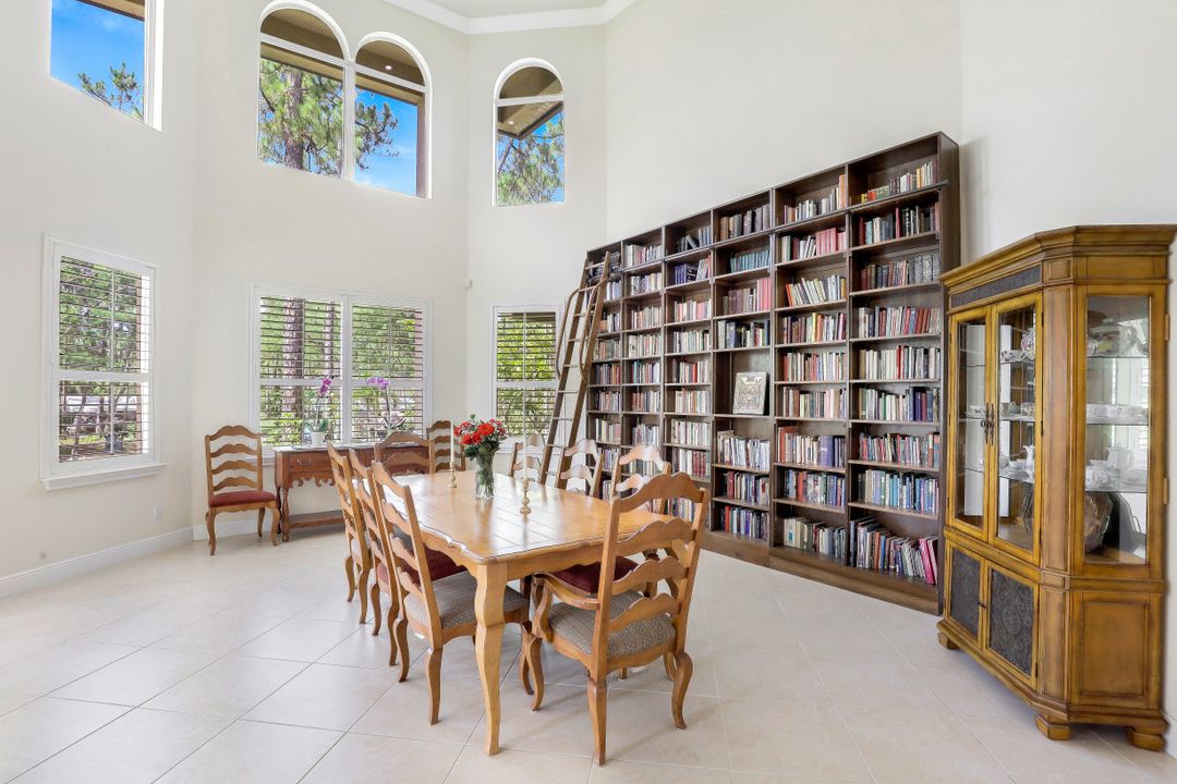 3660 7th Ave NW, Naples, FL 34120