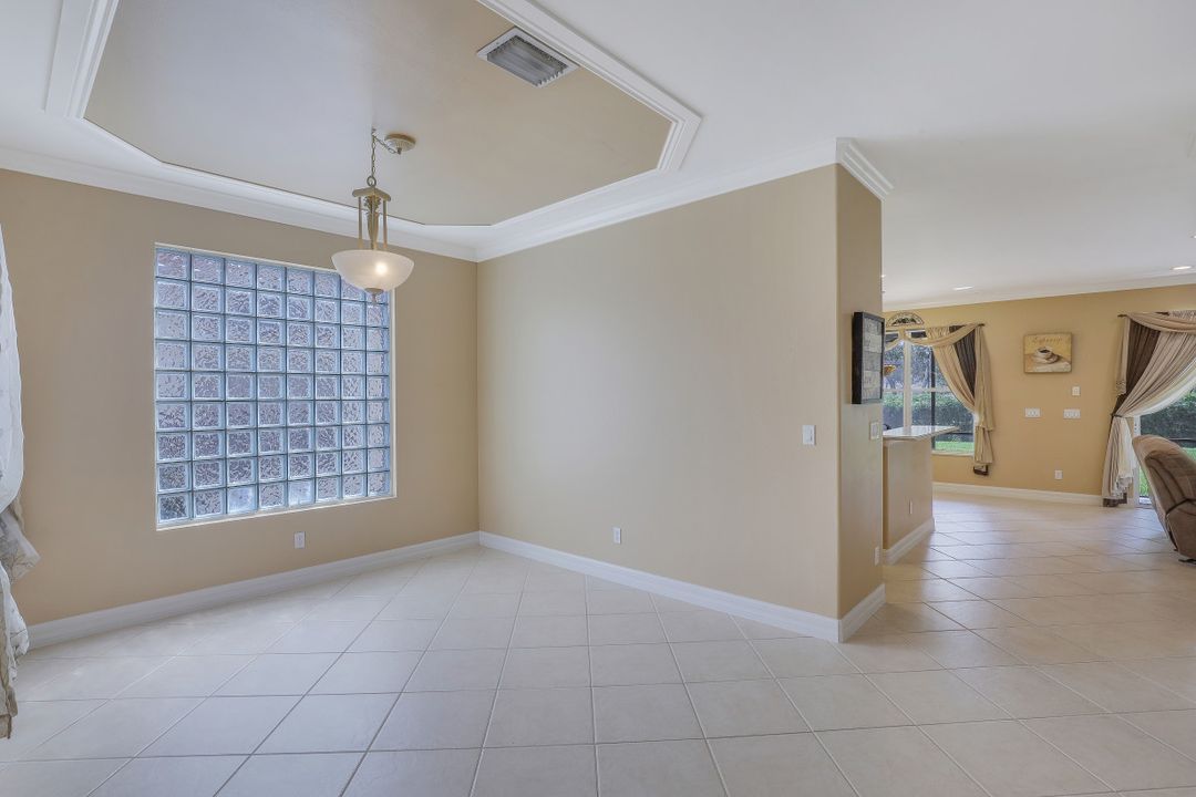 1627 Triangle Palm Terrace, Naples, FL 34119