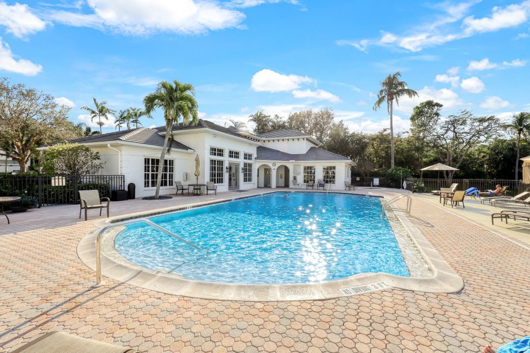 790 Bentwater Cir #203, Naples, FL 34108