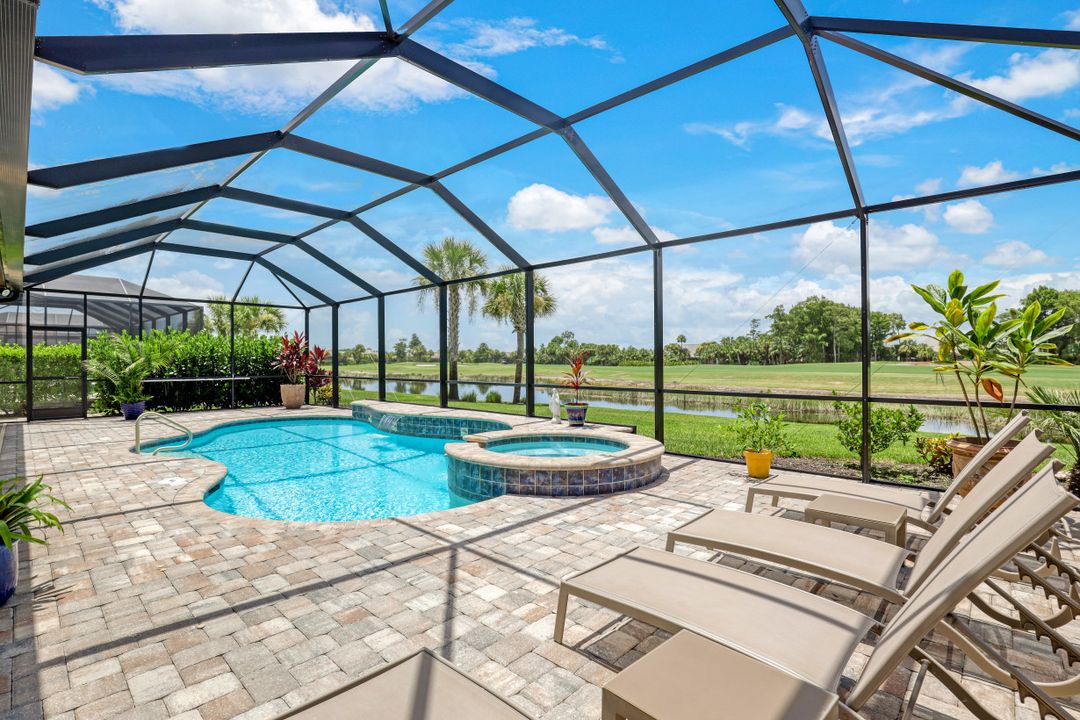 9373 Surfbird Ct, Naples, FL 34120