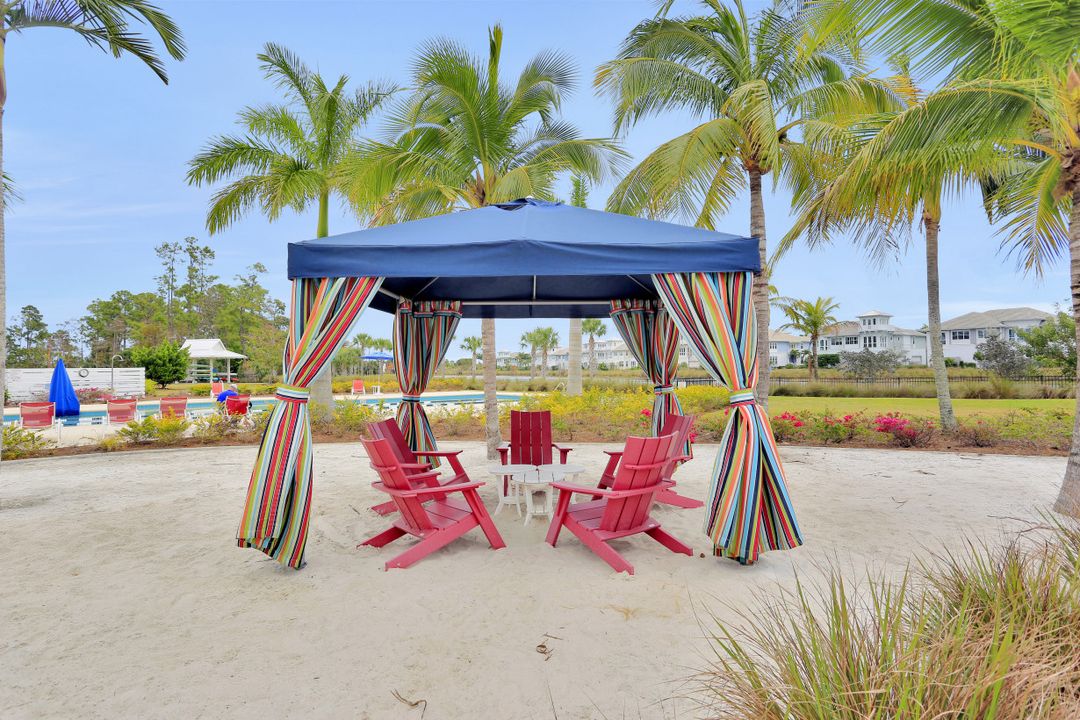 6462 Warwick Ave, Naples, FL 34113