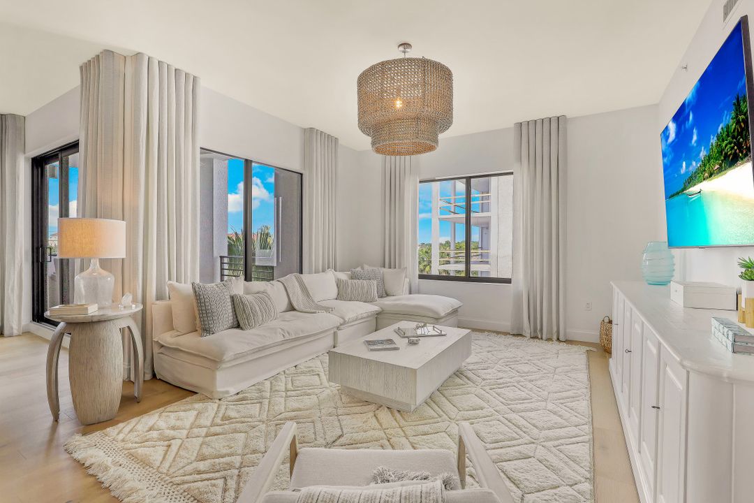 1111 Central Ave #402, Naples, FL 34102