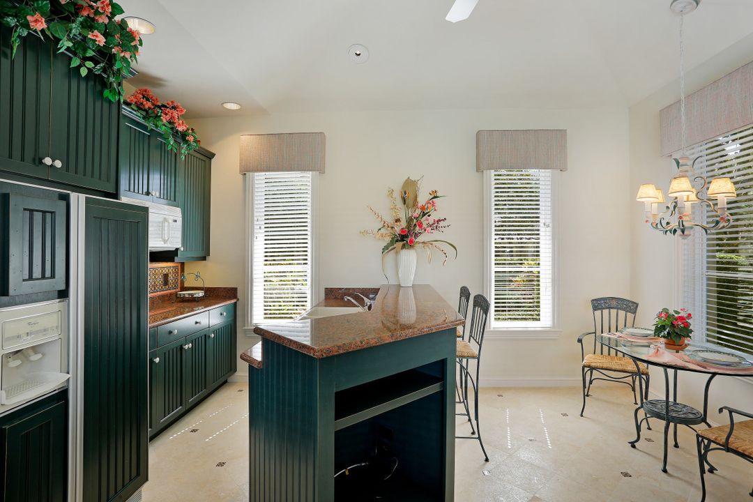 185 Cheshire Way, Naples, FL 34110