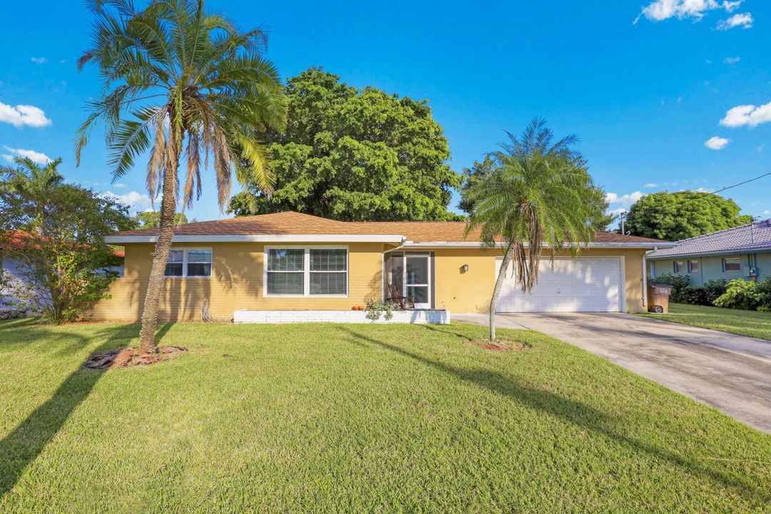 5757 Flamingo Dr, Cape Coral, FL 33904