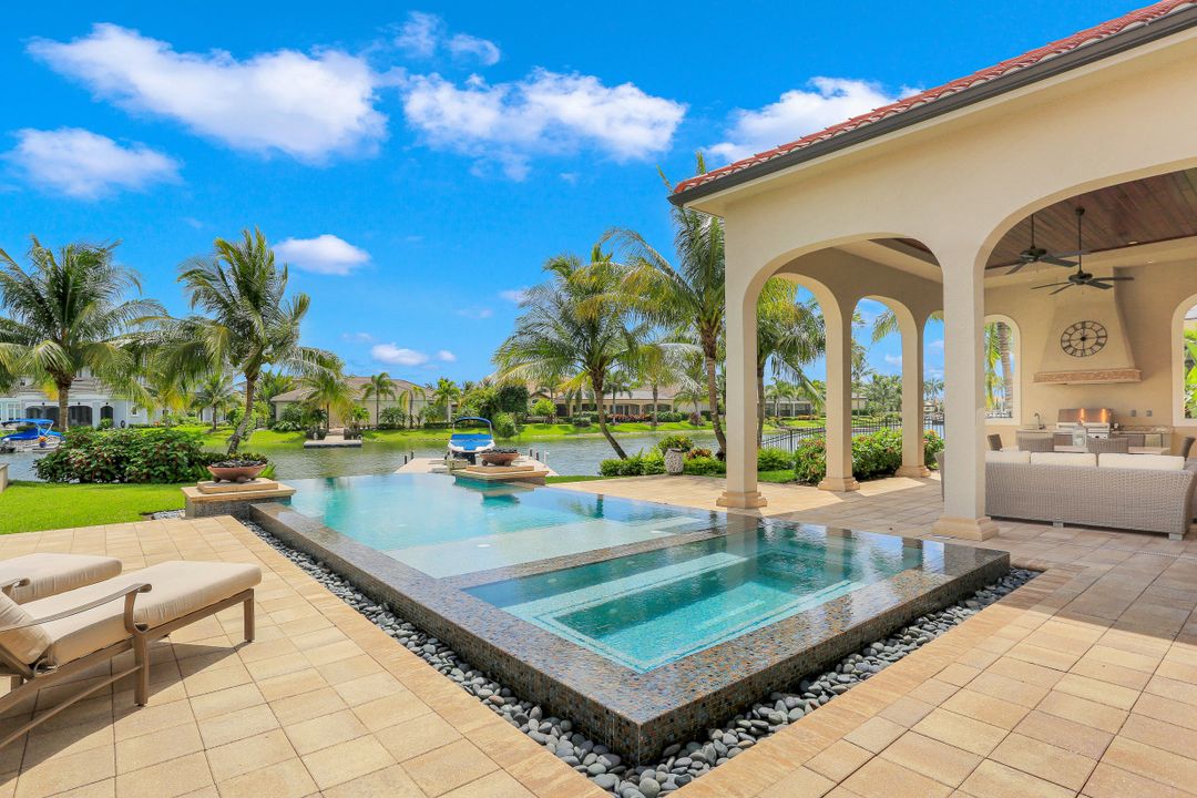 11861 Via Novelli Ct, Miromar Lakes, FL 33913