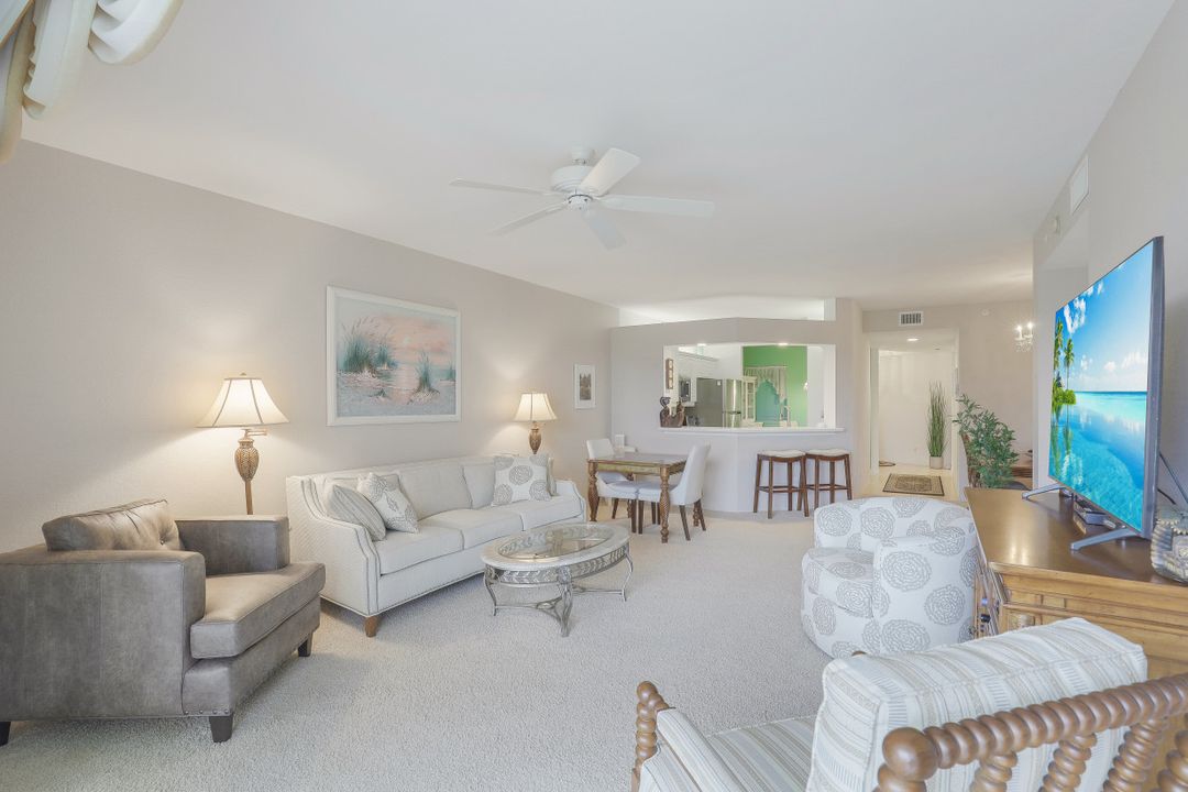 7687 Pebble Creek Cir #204, Naples, FL 34108