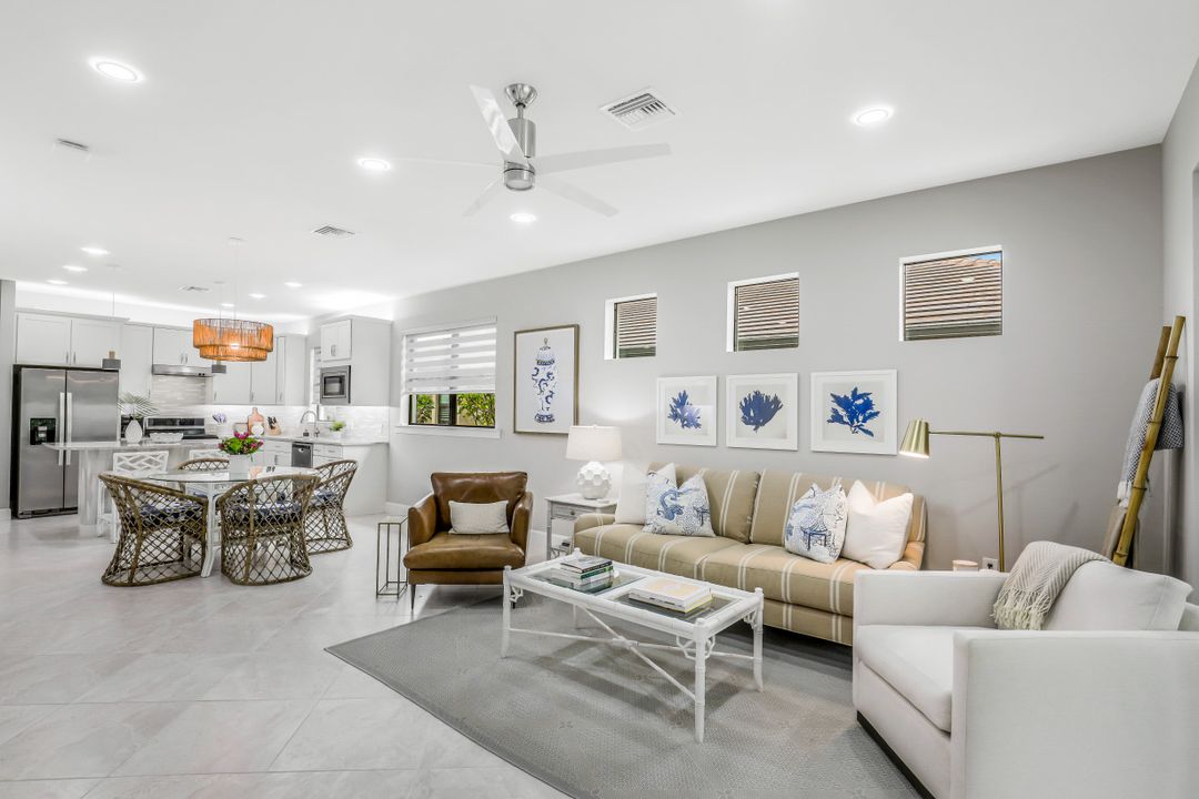 7682 Jacaranda Ln, Naples, FL 34114