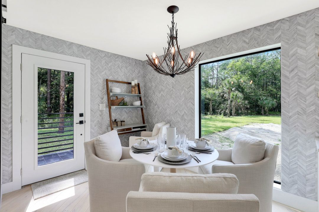 5019 Hawthorn Woods Way, Naples, FL 34116