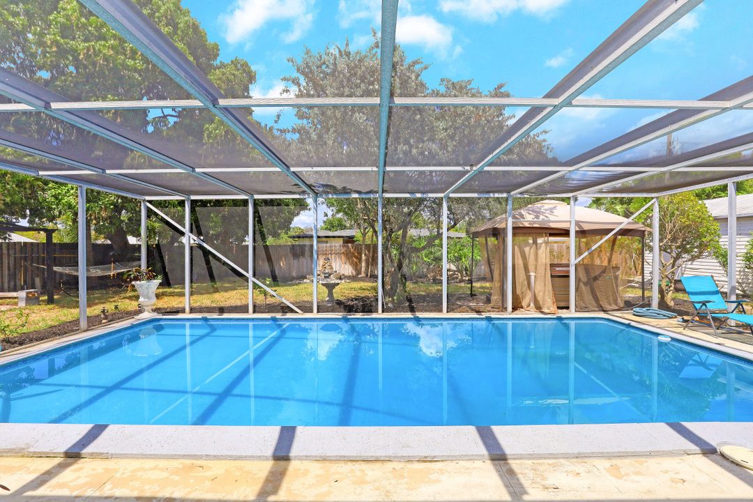 527 Keenan Ave, Fort Myers, FL 33919