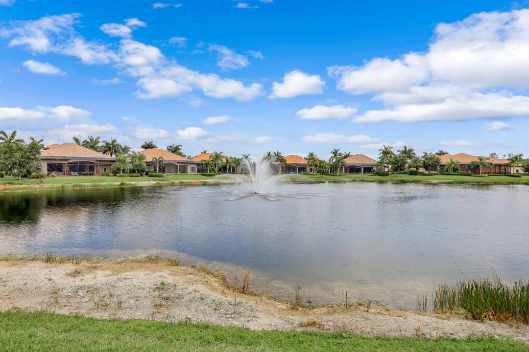 6512 Costa Cir, Naples, FL 34113