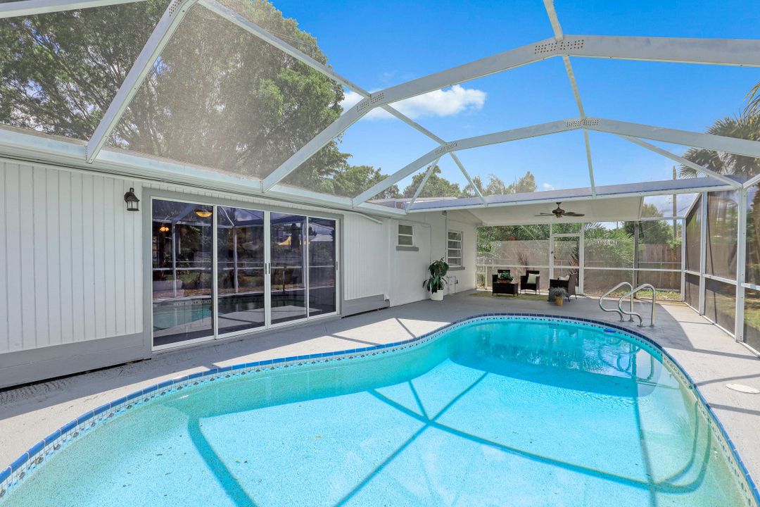 1637 Winkler Ave, Fort Myers, FL 33901