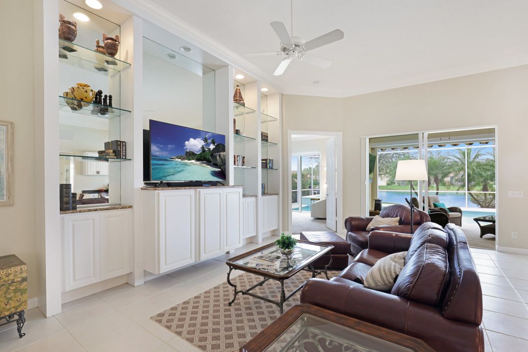 2888 Hatteras Way, Naples, FL 34119