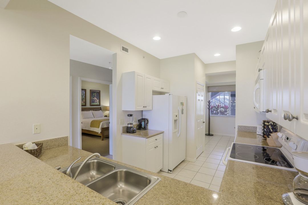 7965 Mahogany Run Ln #312, Naples, FL 34113