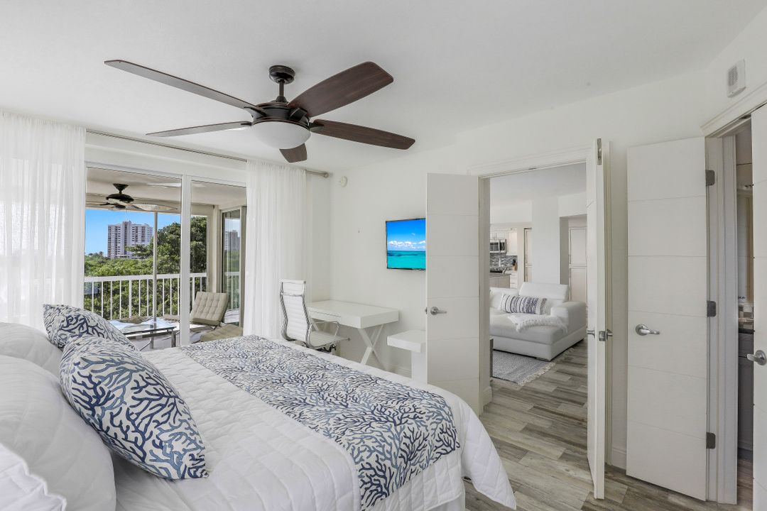 5501 Heron Point Dr #301, Naples, FL 34108