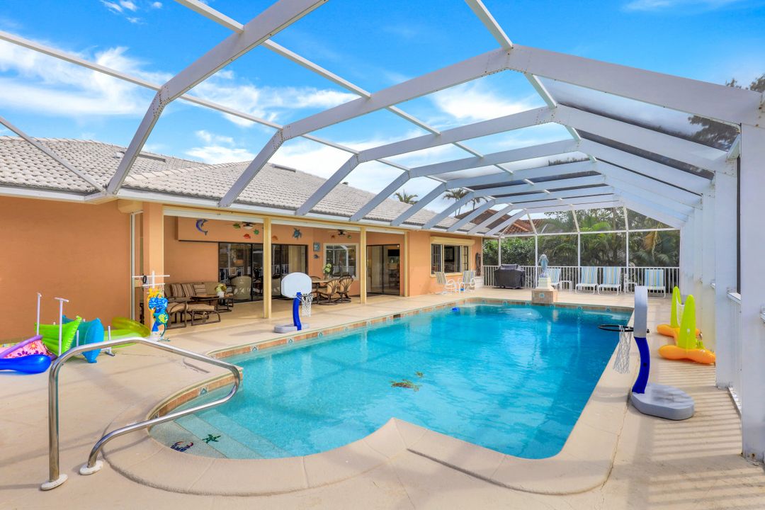 550 Inlet Dr, Marco Island, FL 34145