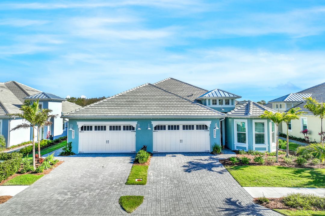 6295 Arriba Ave, Naples, FL 34113