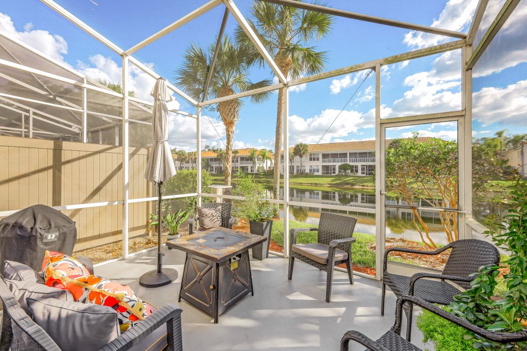 996 Hampton Cir, Naples, FL 34105