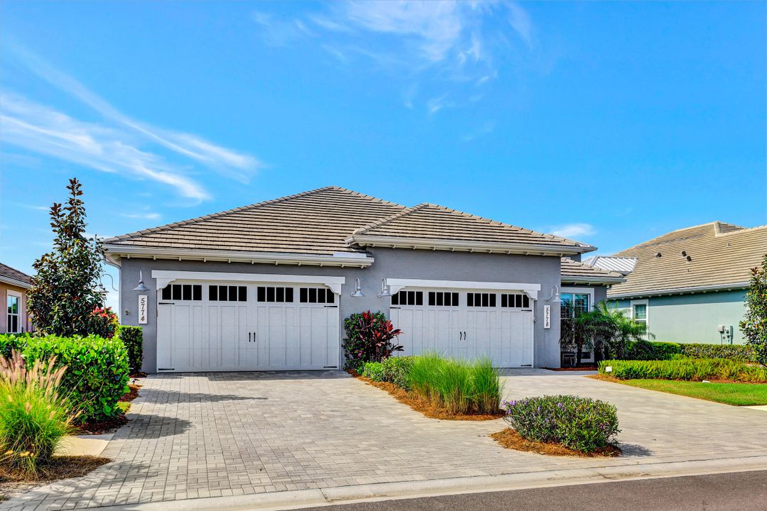 5778 Highbourne Dr, Naples, FL 34113