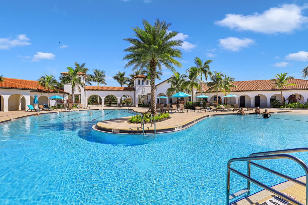 11866 White Stone Dr, Fort Myers, FL 33913