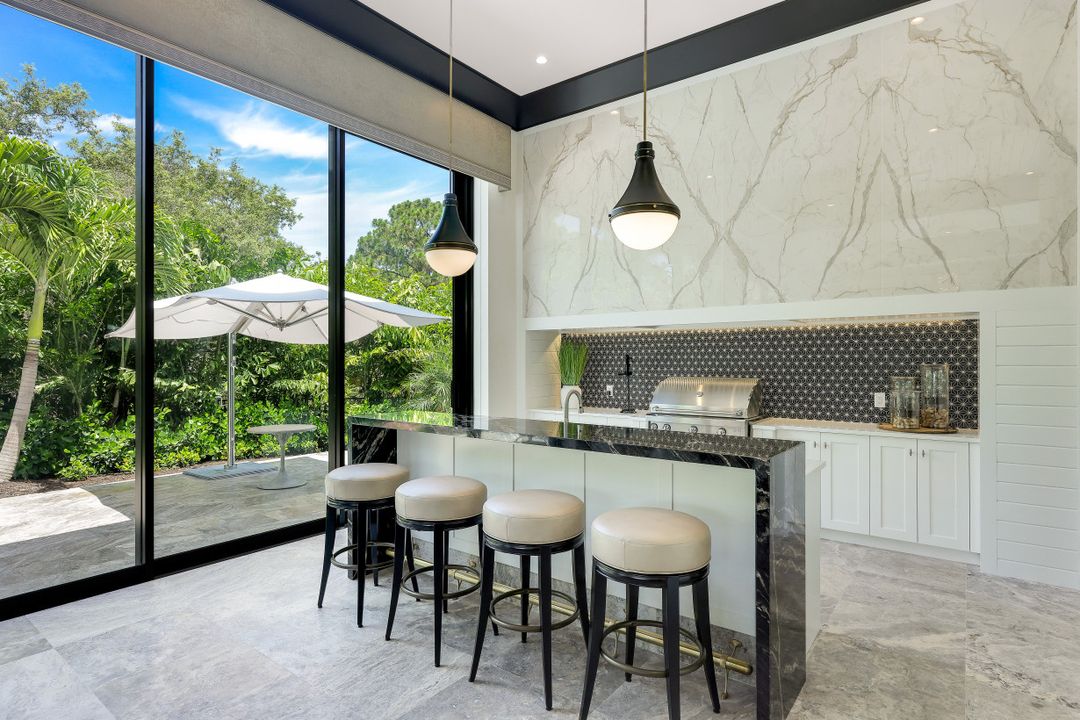 359 Warwick Way, Naples, FL 34110