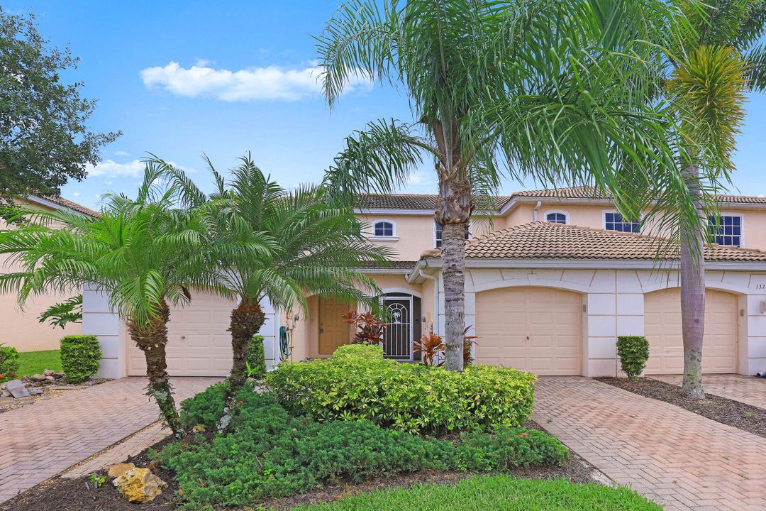 1380 Weeping Willow Ct, Cape Coral, FL 33909